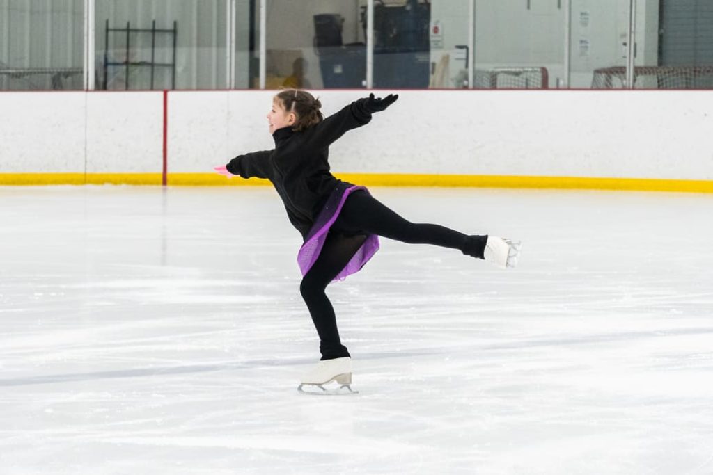 Suplementacja kolagenem jest dużym wsparciem dla łyżwiarzy, wzmacnia i regeneruje stawy poprawiając ich mobilność. 