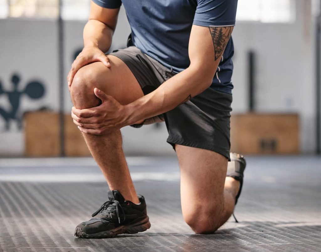 bol-kolana-podczas-dzwigania