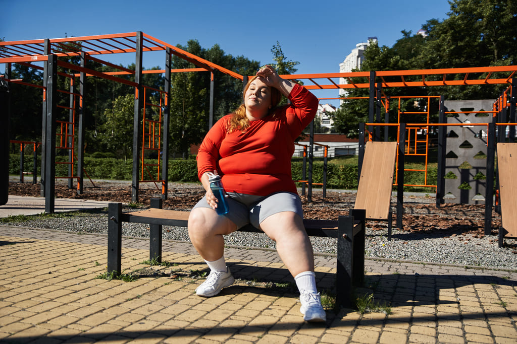 Koenzym Q10 uczestniczy w regulacji metabolizmu energetycznego dlatego sprzyja utracie wagi i może być stosowany przez osoby z nadwagą.